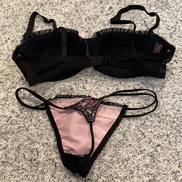Jezebel pink satin black lace bra pantie lingerie set 34B S - Picture 2 of 6